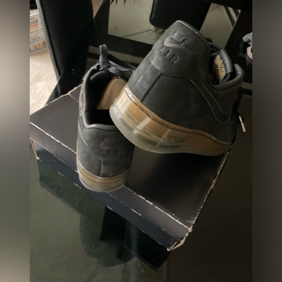 Limited Edition AIR FORCE 1 SPRM '07 (LEBRON)
Size 14
BLACK/BLACK-MET GOLD - Picture 9 of 11